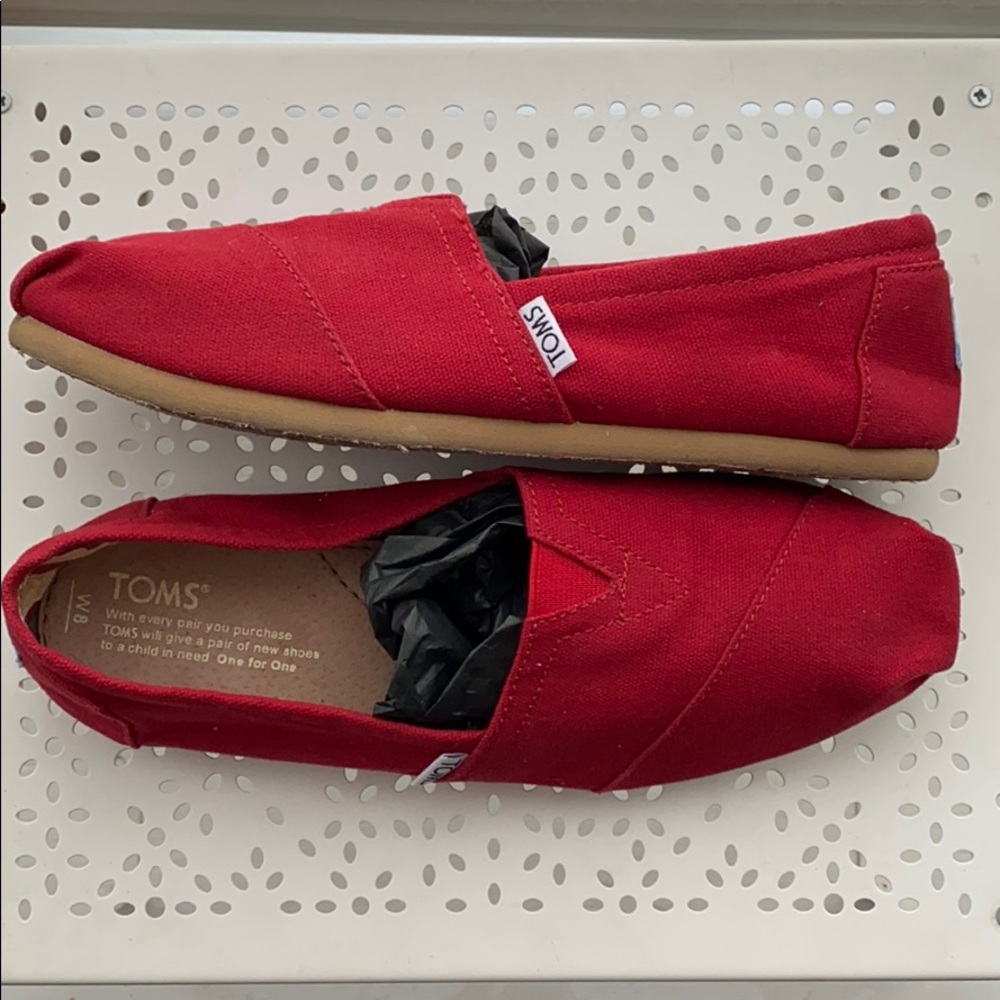 Toms Red